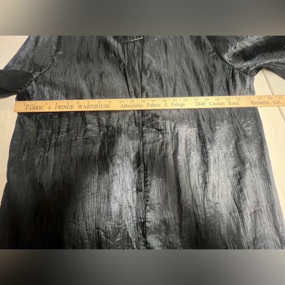 CHICO’S TRAVELERS KIMONO NAVY SIZE 3 
POLYESTER/FABRIC HAS A CRINKLE CREPE LOOK - Picture 2 of 10